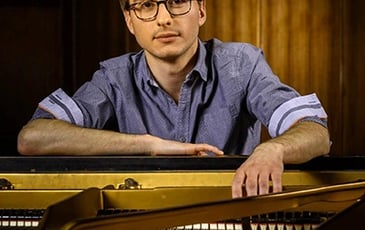 Guillaume Bellom joue les opus de jeunesse de Richard Strauss