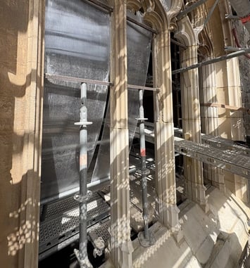 Maçonnerie & taille de pierre : les travaux en cours sur l'église St-Pierre d'Ault