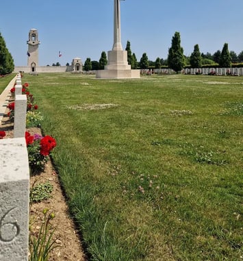 Visites guidées du cimetière militaire de Villers-Bretonneux et du mémorial national australien