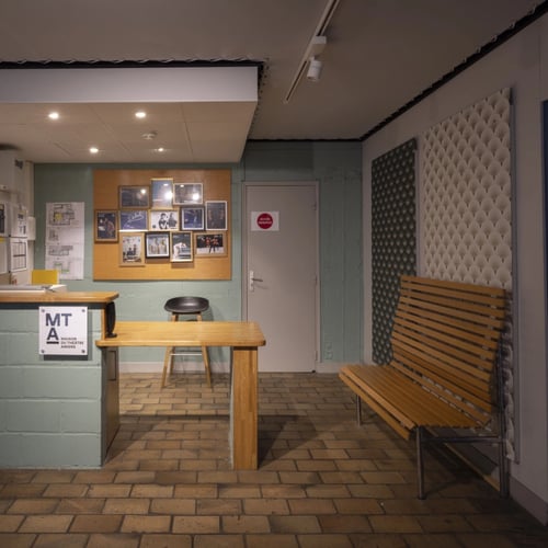 La billetterie dans le hall d'accueil aux spectacles de la MTA au 8, rue des Majots