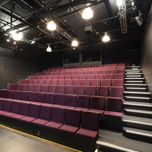 La salle de spectacles de la MTA, avec une capacité 119 places assises