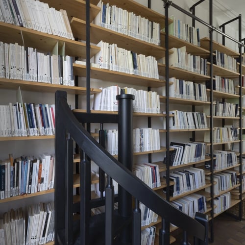 Le Centre de documentation de la MTA, spécialisé en théâtre contemporain. Ouvert les mer. et jeu. de 13h30 à 17h30 au 24, rue St-Leu