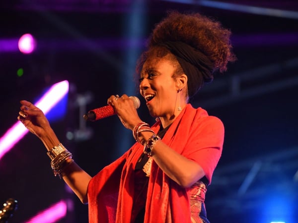 Joniece Jamison et la Chorale Si On Chantait